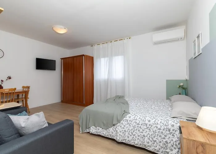 アパート Lea With Free Bikes ポレッチ