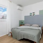 Lea With Free Bikes Apartment Porec